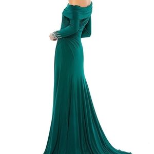 Elegant Green Off-Shoulder Evening Gown